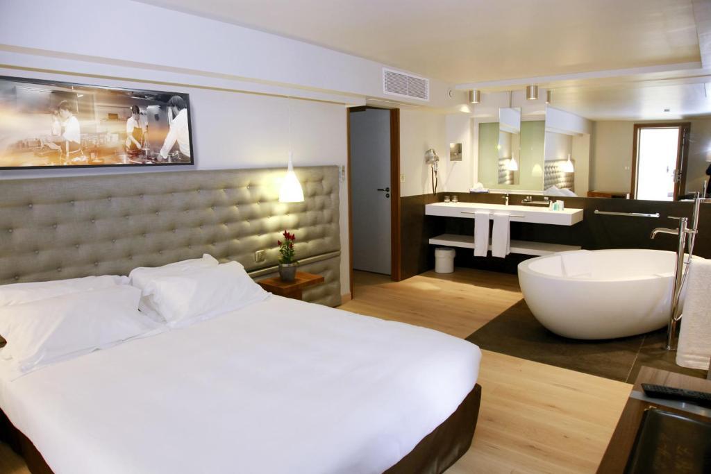 Le Pre Du Moulin - Maison Alonso - Hotel & Restaurant Sérignan-du-Comtat Δωμάτιο φωτογραφία